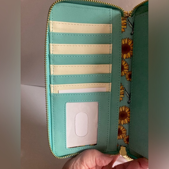 Loungefly Pocahontas Disney Princess Sunflower Women's Zip Around Wallet NWT - Picture 14 of 14